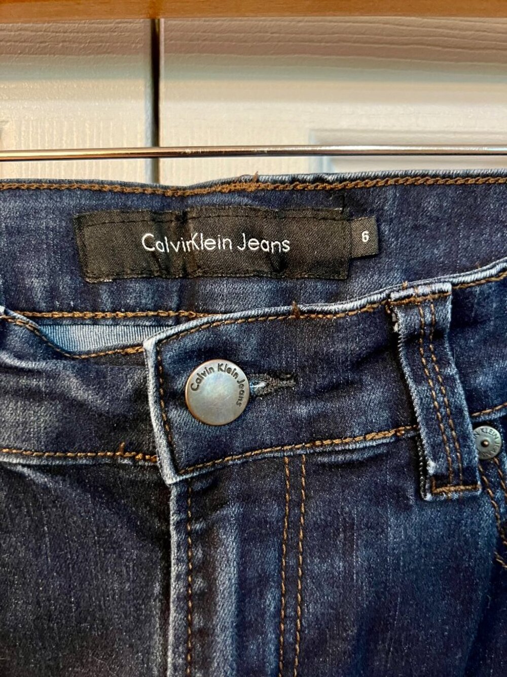 Calvin Klein Jean Pencil Skirt Size 6 Stretchy - Picture 2 of 5